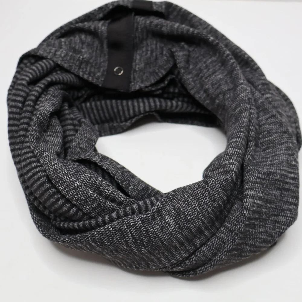Lululemon Vinyasa Scarf Gray Striped Snap Button Infinity Scarf Indie Sleaze 00s